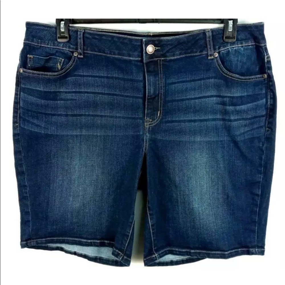 Maurices 22W shorts midrise
